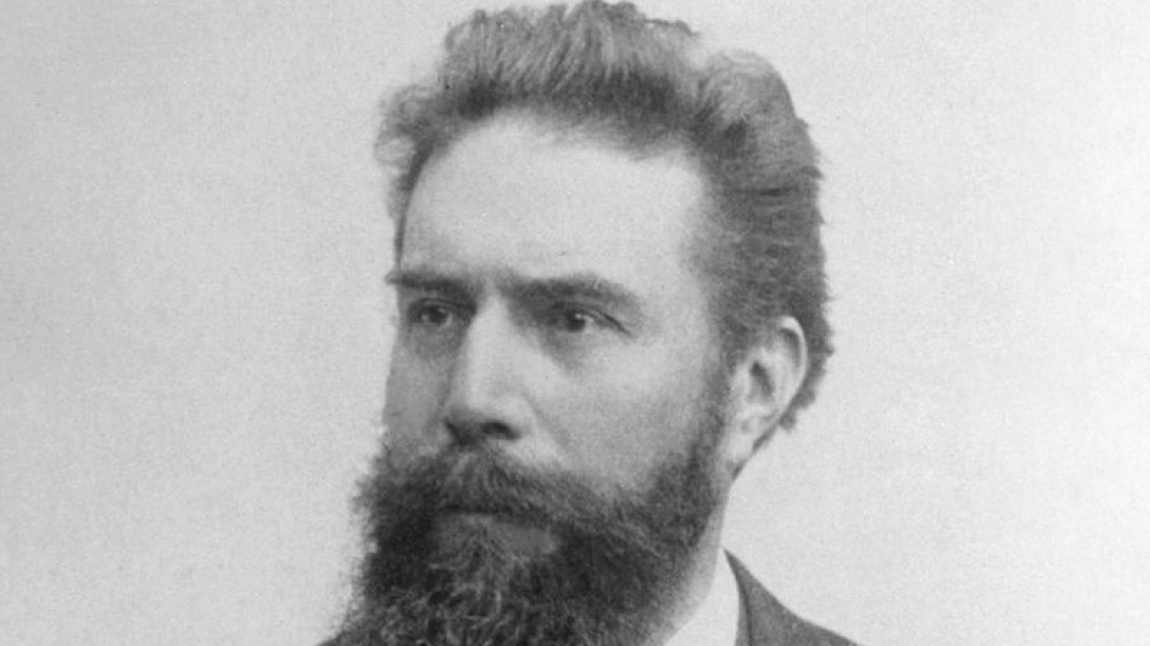 1895 - Alman fizikçi Wilhelm Röntgen, X ışınını keşfetti.